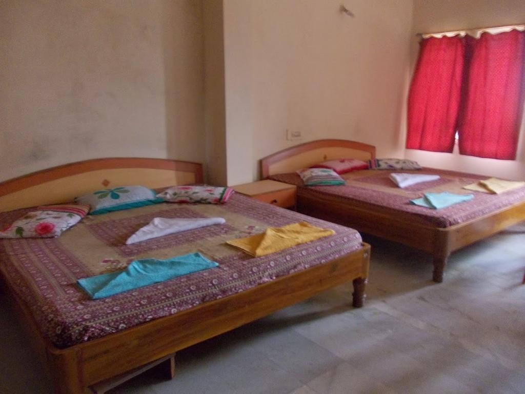 Rishaan Guest House Puri Kamer foto