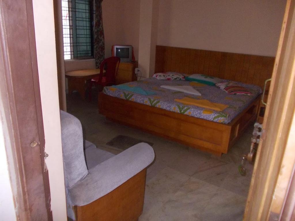 Rishaan Guest House Puri Buitenkant foto