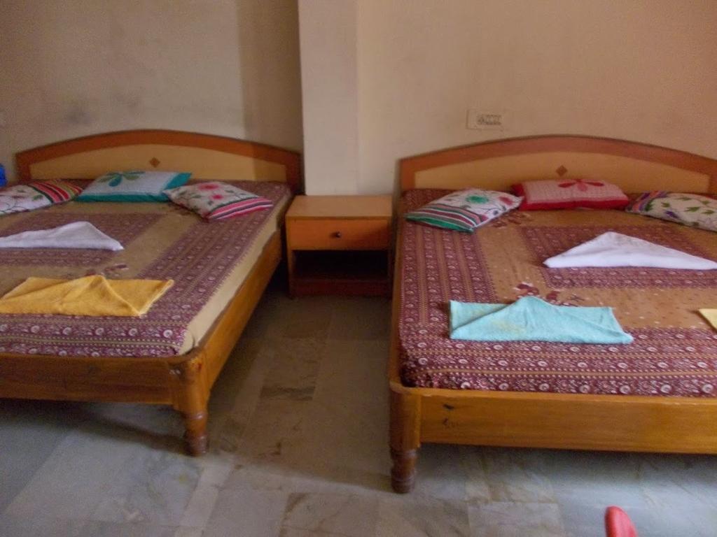 Rishaan Guest House Puri Kamer foto